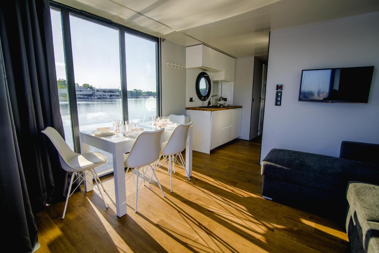 Houseboat- Dom Na Wodzie Z Sauna I Mozliwoscia Plywania Iława 外观 照片